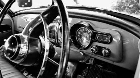 An old-fashioned car dashboard. Credit Rosalie McGlashan.