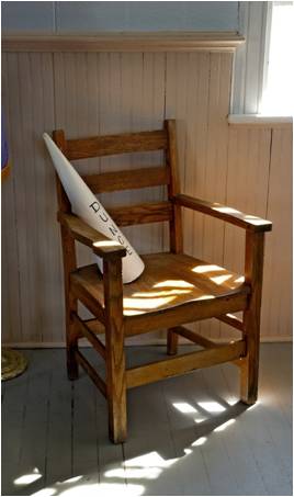 duncecaponchair